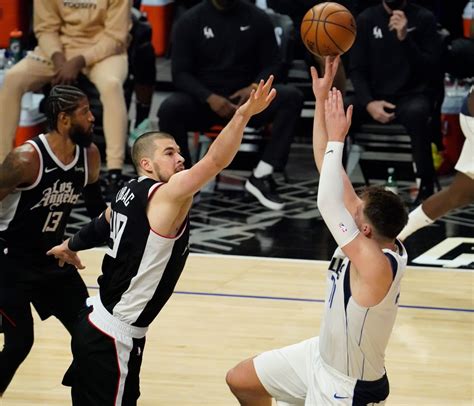 Leonard left the nearly 19,000 fans who attended friday almost as blue as the. LA Clippers vs. Dallas Mavericks Game 2: Preview, How to ...