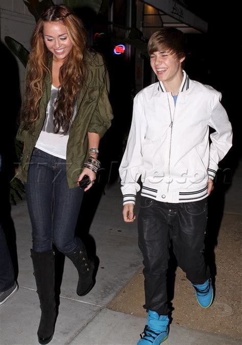 Miley Cyrus And Justin Bieber Make Peace With Sushi Miley Cyrus Photo 13635835 Fanpop