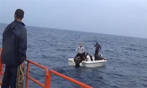 The emigrants ist ein drama aus dem jahr 2021 von erik poppe. Des émigrants clandestins secourus suite au large d'Oran (MDN)