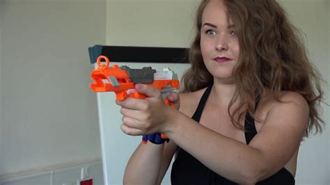 Sexy Girl Shooting The Nerf Elite Accustrike Falconfire Youtube
