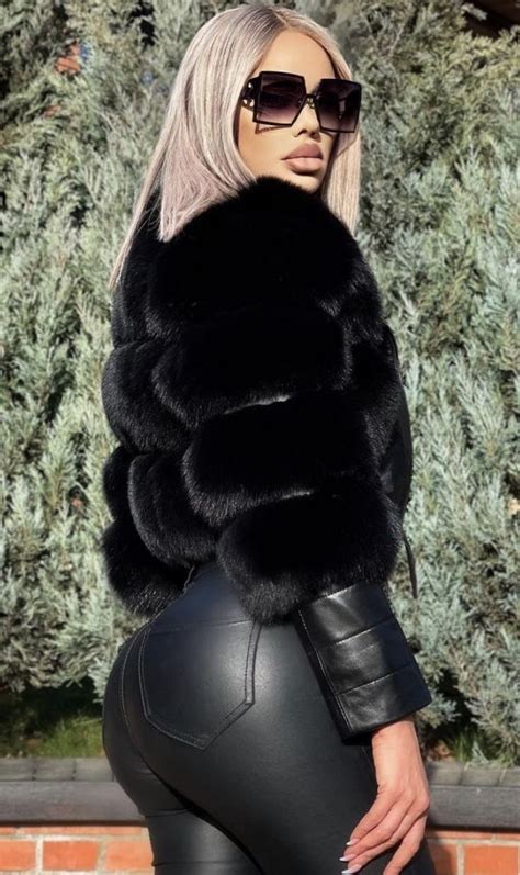 Pin De Stringman En Black Fox Moda De Ropa Moda De Cuero Ropa De Moda Mujer