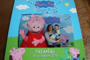 Tons of games, videos and activities for your little piggies to play watch peppa's best moments on our official youtube channel. Kleurplaten nl: Peppa Pig Ijsje Kleurplaat