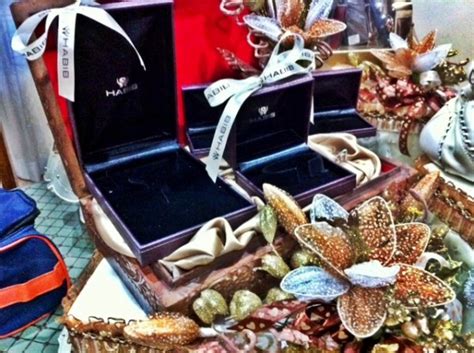 Dulang hantaran cik tom ialah 9 dulang semuanya berbalas 7 dulang dari pihak lelaki. Apa Nak Letak Atas Dulang Hantaran? | Ariff Shah