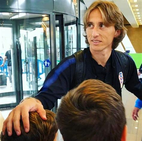 Pin By Mariana On Luka Modric Luka Modrić Soccer Players