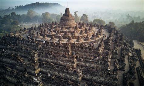 Candi Borobudur Candi Terbesar Di Dunia Kebanggan Indonesia Java Travel