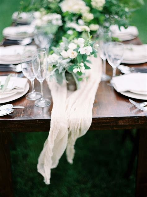 classically elegant wedding ideas by shannon moffit photography wedding sparrow
