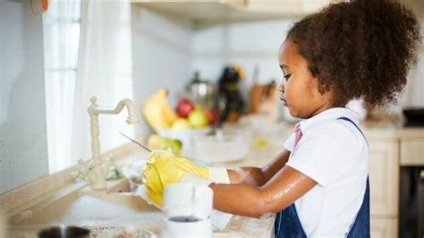 6 Secrets For Raising Hard Working Kids Who Help Around The House