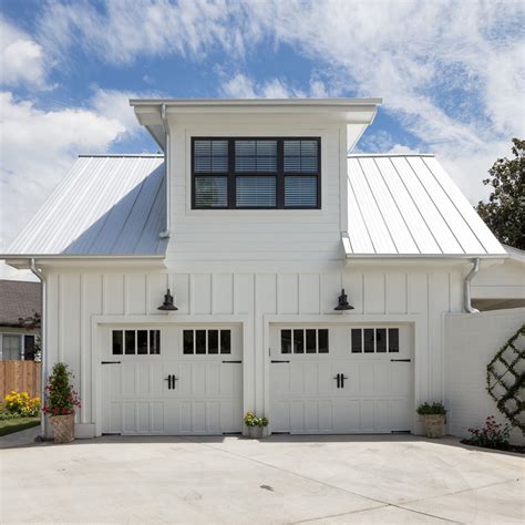 75 Beautiful Two Car Garage Ideas And Designs March 2022 Houzz Au