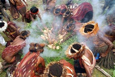 8 Makanan Khas Papua Barat Yang Unik Dan Rasanya Enak