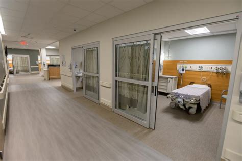 Rudiger's boutique & gift shop. Ochsner Hospital for Orthopedics & Sports Medicine opening ...
