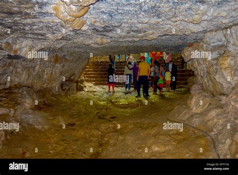 Pokhara Nepal September 12 2017 Unidentified Group Of People At