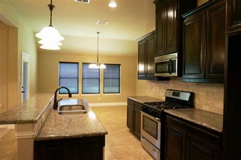 Solid wood kitchen cabinets information guides. Kitchen, granite countertops, solid wood cabinets ...