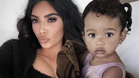 Kuwk Kim Kardashian Looks Just Like Daughter Chicago In Throwback Pic