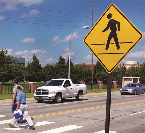 Causes Of Pedestrian Knockdown Accidents Frekhtman And Associates New
