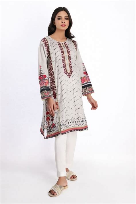 khaadi stylish summer kurtas and dresses pret spring collection 9