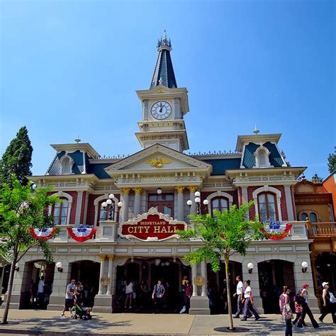 City Hall, Disneyland Park, Disneyland Paris in 2020 | Disneyland paris, Disneyland main street ...