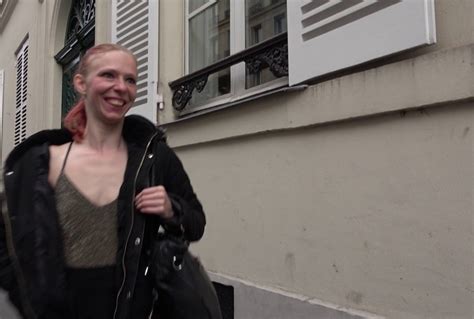 Caroline 33 ans veut être la plus grande coquine de Bruges vidéo