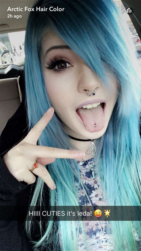 I Love Well Not The Tounge Piercing But You Know Emo Scene Hair Emo Hair Cute Emo