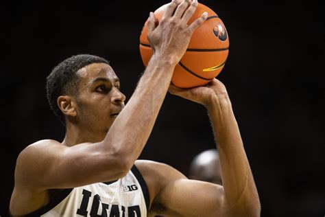 Iowa Mens Basketball Defeats Seton Hall In First Road Test Of Season