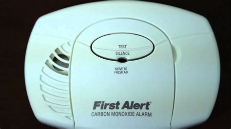 How and where to install a combination smoke/carbon monoxide detector. Carbon Monoxide and Smoke Detector (Combo Pack) - YouTube