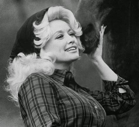 20 beautiful portrait photos of dolly parton in the 1970s ~ vintage everyday