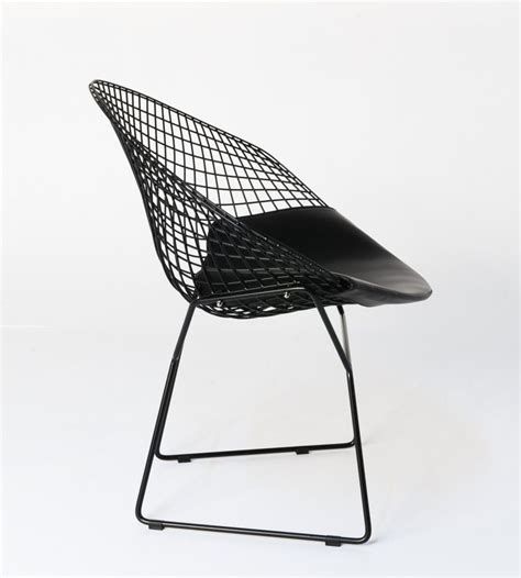 De replica is natuurlijk veel goedkoper. Replica Harry Bertoia Diamond Chair - black powdercoat ...