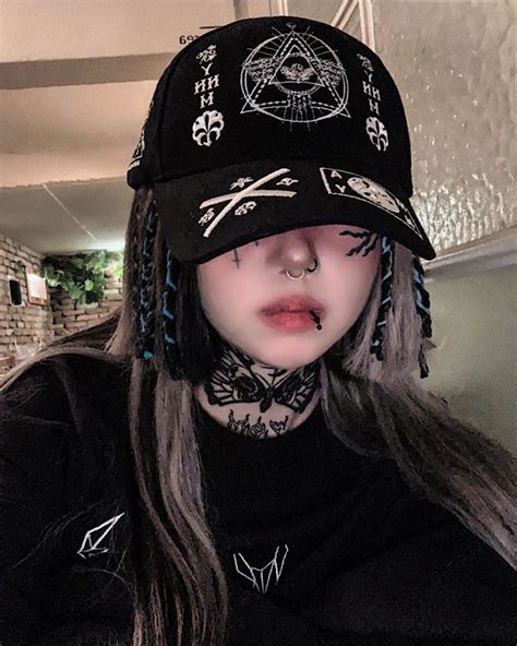 𝖆𝖑𝖑𝖈𝖚𝖙𝖊𝖌𝖎𝖗𝖑𝖘𝖍𝖊𝖗𝖊 Aesthetic Grunge Outfit Grunge Girl Cute Girl Face