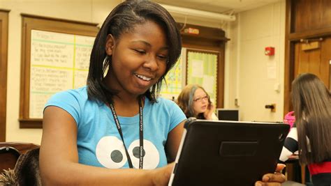 More Teens Using Technology To Study For Take Tests