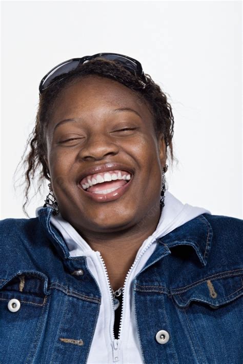 若いアフリカ系アメリカ人女性の肖像画 写真背景 無料ダウンロードのための画像 Pngtree