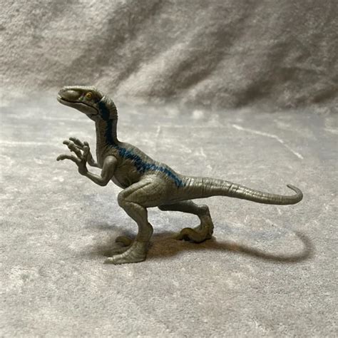 Mattel Jurassic World Fallen Kingdom Attack Pack Velociraptor Blue