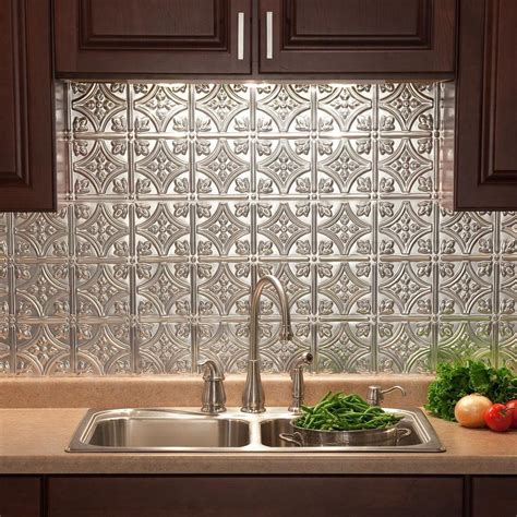 A perfect weekend project for beginners, adding a tile backsplash is one of the fastest and least expensive ways to give your kitchen a stylish new look. Kitchen backsplash ideas to fit all budgets