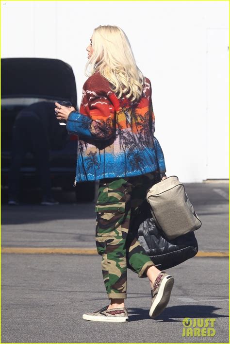 Gwen Stefani Steps Out In Colorful Outfit To Visit A Studio Photo
