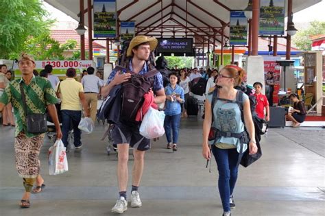 Turis Australia Berbondong Bondong Tinggalkan Bali Ada Apa Okezone News