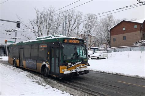 King County Metro Continues Emergency Snow Network Into Monday And
