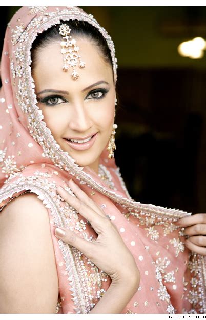 Bride Wedding Pictures Pakistani Bridal Makeup