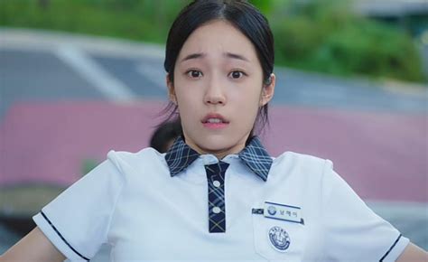 Roh Yoon Seo Terjerat Cinta Segitiga Di Drama Korea Crash Course In