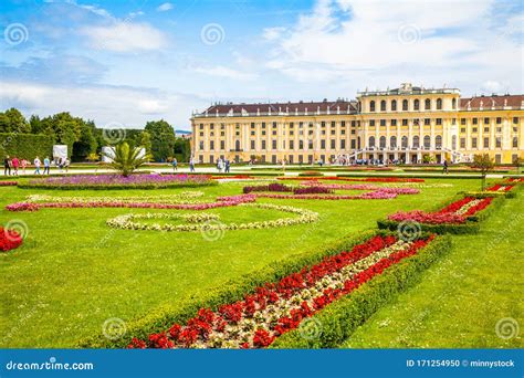 Schonbrunn Palace Vienna Austria Editorial Image Image Of Flowerbed