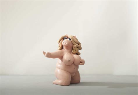 Post Emilio Rangel Inanimate Miss Piggy Muppets Sculpture Statue