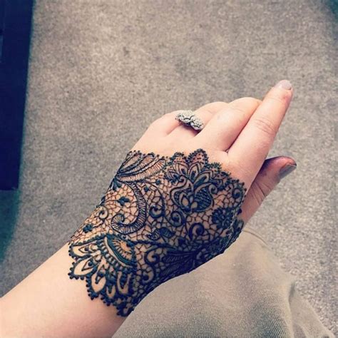 Out Of The Box Mehndi Designs For Groom And Groomsmen
