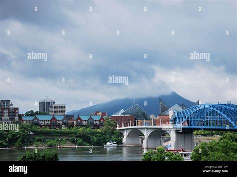 Bridge Over The Tennessee River Chattanooga Stock Photo Alamy