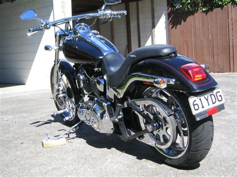 As you know, the engine has a textured coating on it so just simply wiping it with a microfiber rag or similar leaves lint particles on the surface. Please post pics of Carlini T-Bars, Clean Sweeps - Harley ...
