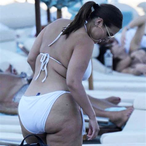 Ashley Graham Bikini Bottom Looks Like Shes Wearing A Diaper