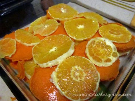 It mixes the classic flavors of ground beef, onion, and garlic, with oregano and two rich cheeses: Sweet Potato Scallop - Vintage Thanksgiving Recipe Guest ...
