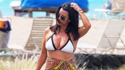 Kyle Richards Shows Off Her Washboard Abs After Weight Loss Hollywood Life