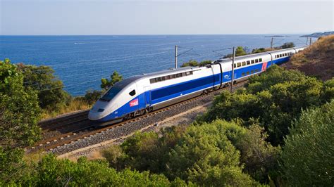 Train Travel A Train Locomotive Italy Travel Europe Travel Train