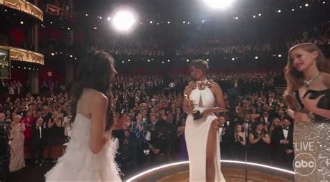 Film Updates On Twitter Halle Berry Presents Michelle Yeoh With The Best Actress Oscar Statue