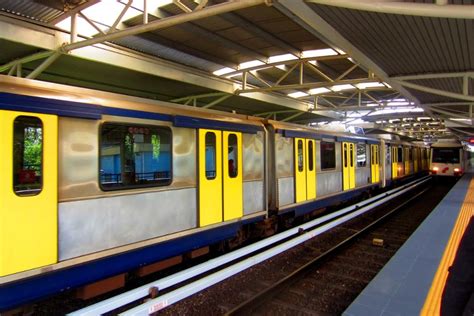 Maluri lrt station is a malaysian elevated rapid transit station on the eastern fringe of kuala lumpur, situated near and named after taman maluri (malay; Maluri LRT Station, the LRT station connected to Maluri ...