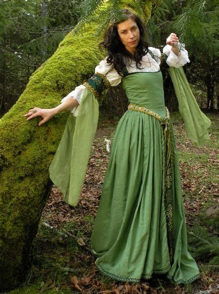 Green Gown Renaissance Fashion Medieval Dress Renaissance Clothing