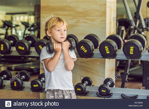 Knee Lifts Hi Res Stock Photography And Images Alamy