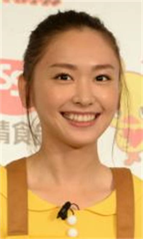 Manage your video collection and share your thoughts. 5年後には身長で和田アキ子を抜きそうな新垣結衣の苦悩 ...